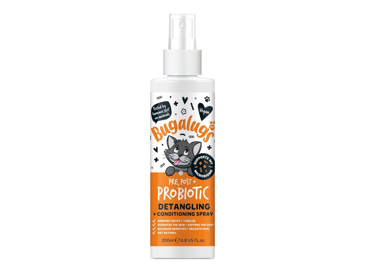 Bugalugs probiotic detangling and conditioning spray for cats, 200ml bottle
