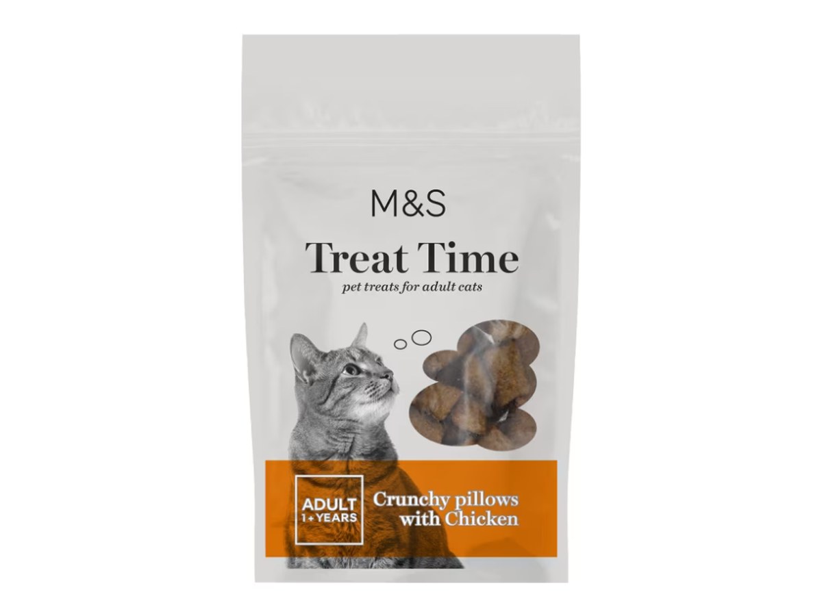 M&S Treat Time crunchy pillows with chicken for adult cats, sold as a pack of ten