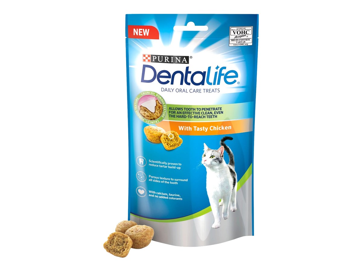 Purina Dentalife daily oral care cat treats with chicken